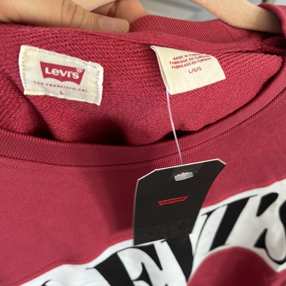 Levis Crewneck Sweatshirt - Picture 6 of 7